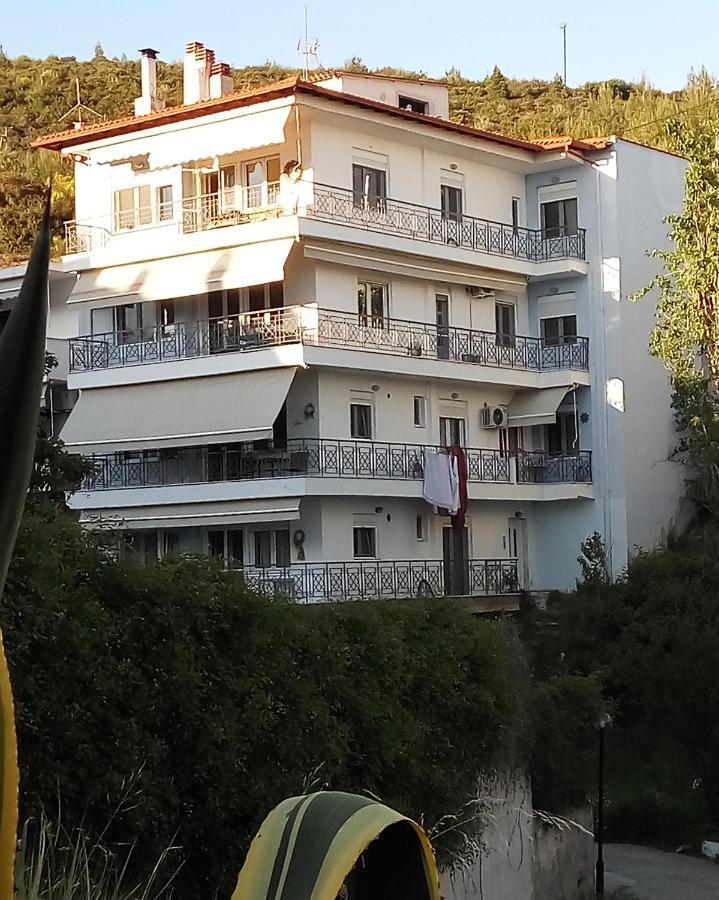 Menexe Apartments-Korali Неос Мармарас Екстериор снимка